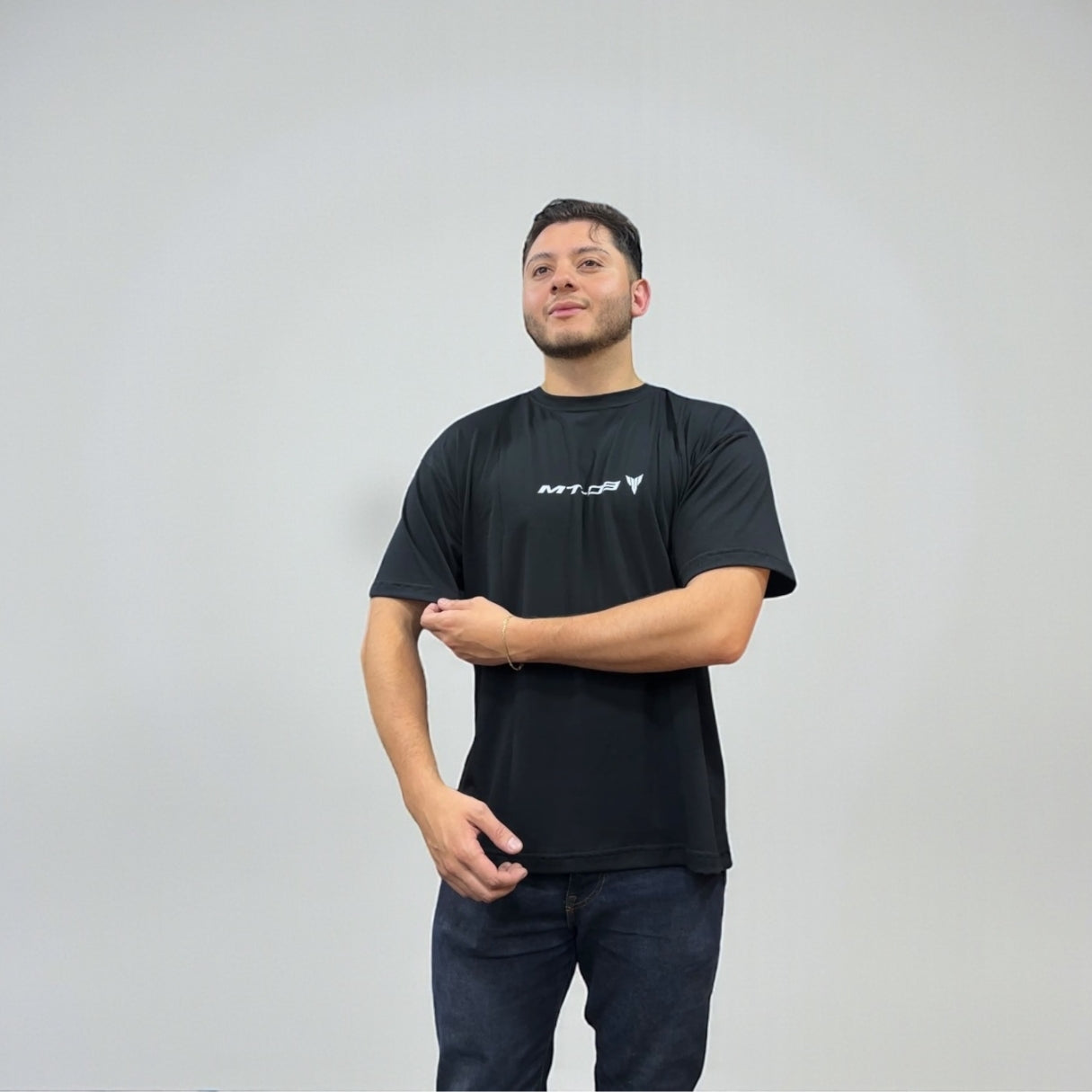 Camiseta MT-09 – Estilo Naked Sport | Pasión por las Motos de Alto Rendimiento