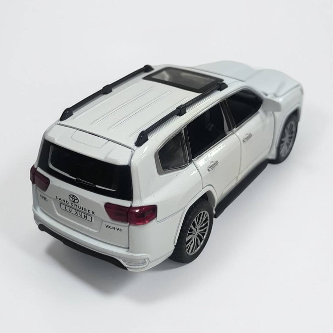 Toyota Land Cruiser LC300 1:27 – SUV Todoterreno de Colección