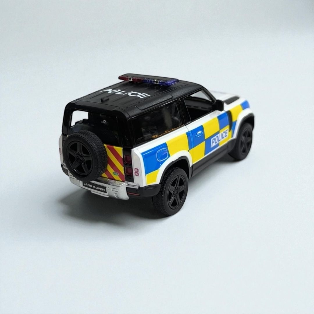 Land Rover Defender 1:32 Policial – Edición de Colección en Metal | Patrulla Élite para Exhibición
