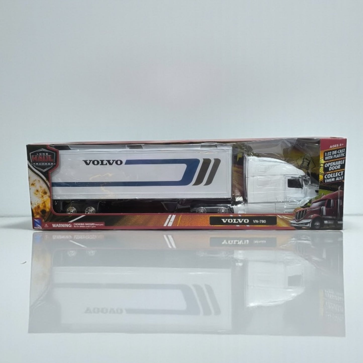 Volvo VN 780 Escala 1:32 – Tractocamión de Larga Distancia de Colección