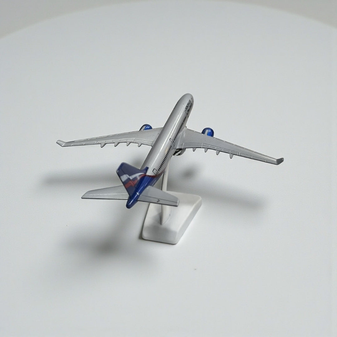 Avión Rusia 1:350 – Modelo de Colección | Aeronave Clásica para Exhibición