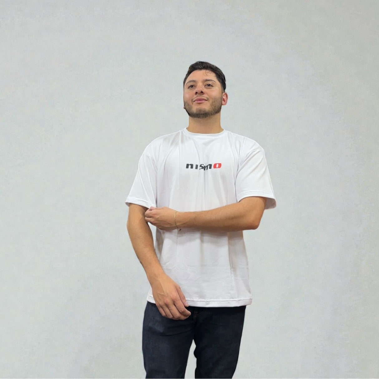 Camiseta Nissan GTR Nismo – Diseño Deportivo Inspirado en Alto Rendimiento