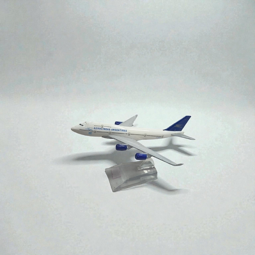 Avión Aerolíneas Argentinas 1:400 – Modelo de Colección | Aviación Comercial Sudamericana