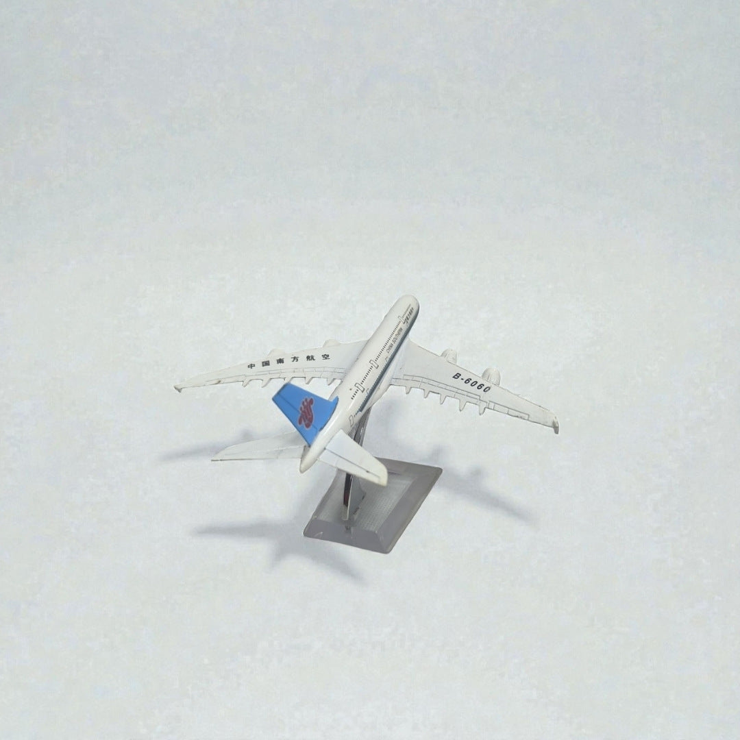 Avión China Southern 1:400 – Modelo a Escala Detallado para Coleccionistas