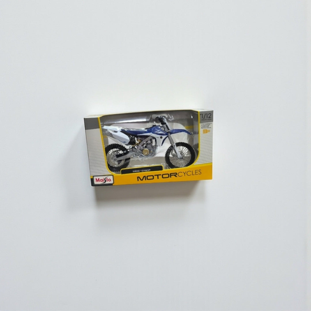 Moto Yamaha YZ 450 1:12 – Modelo a Escala Detallado para Coleccionistas