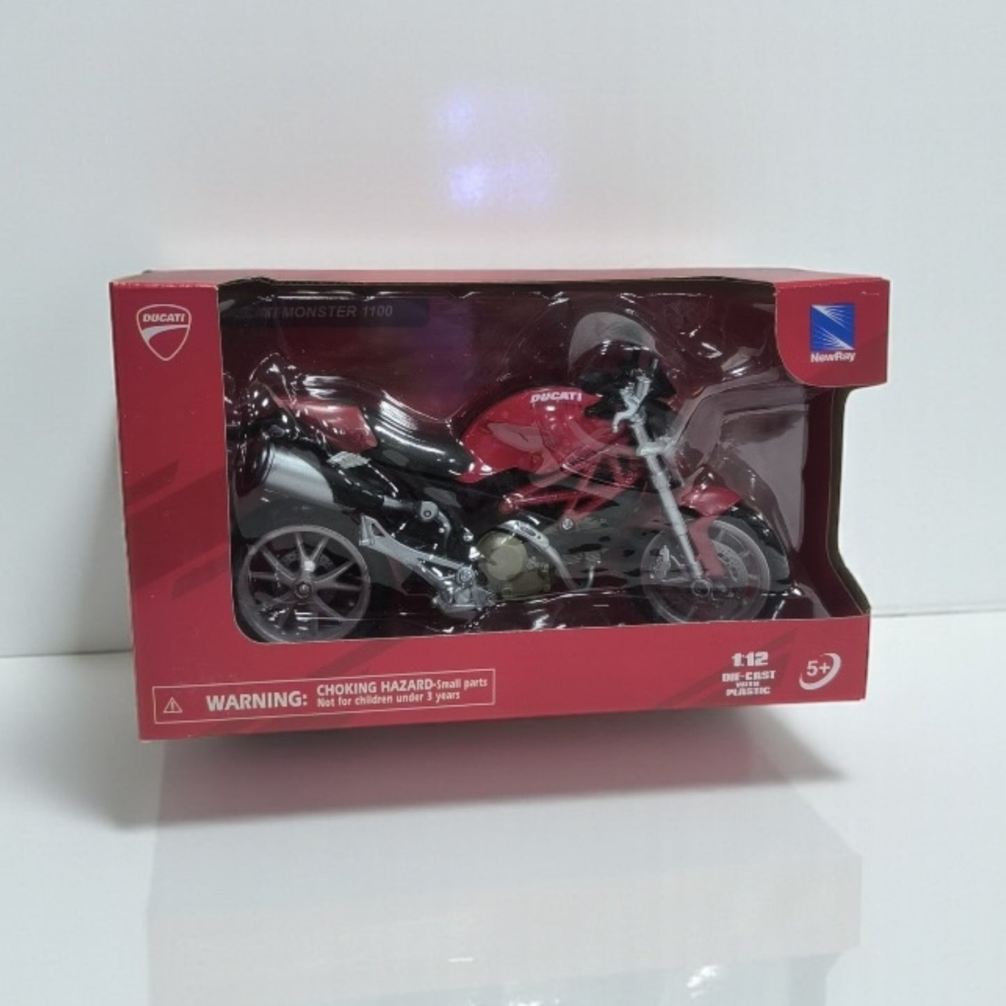 Ducati Monster 1100 Escala 1:12 – Moto Naked de Colección