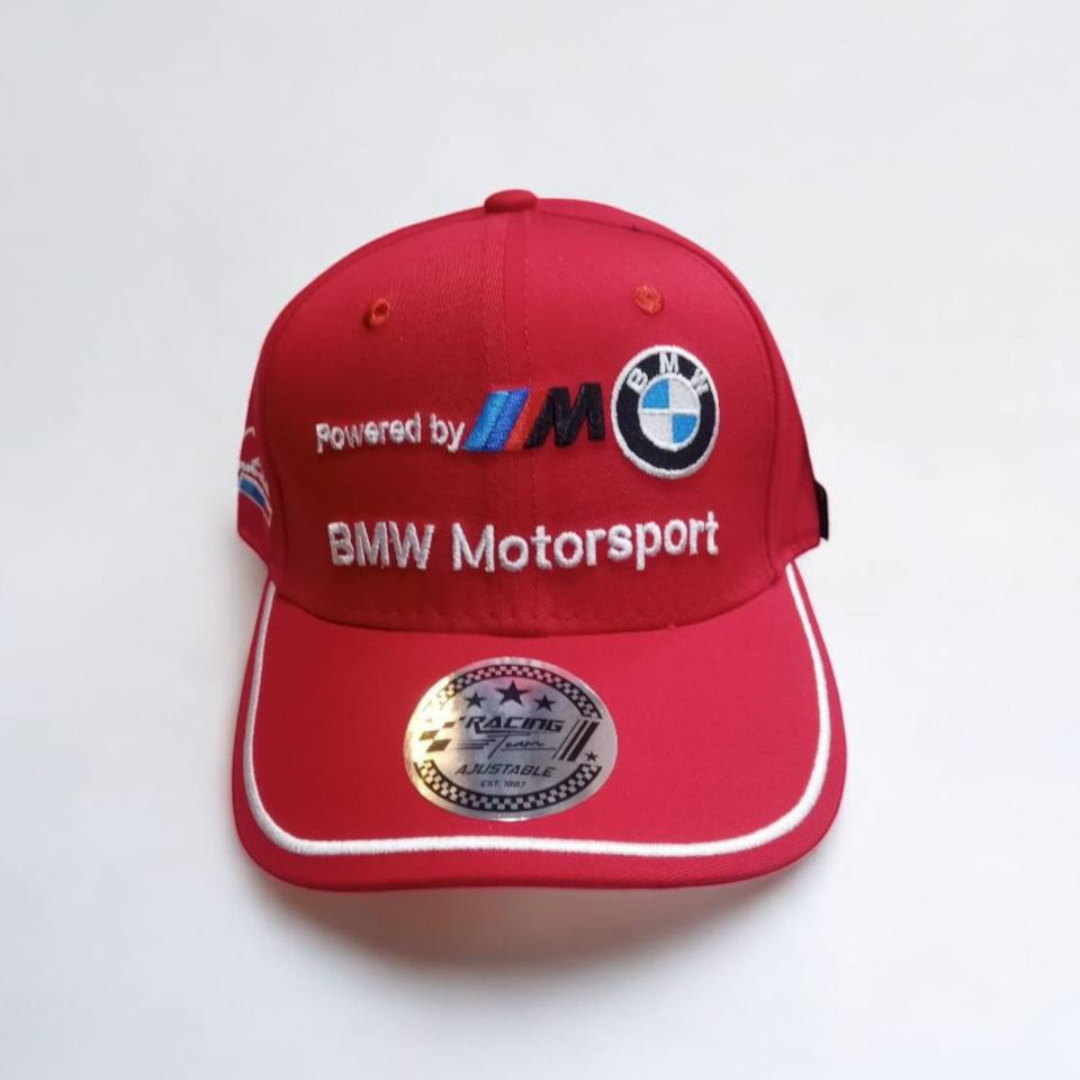 Gorra BMW Roja – Estilo Deportivo y Elegancia Alemana