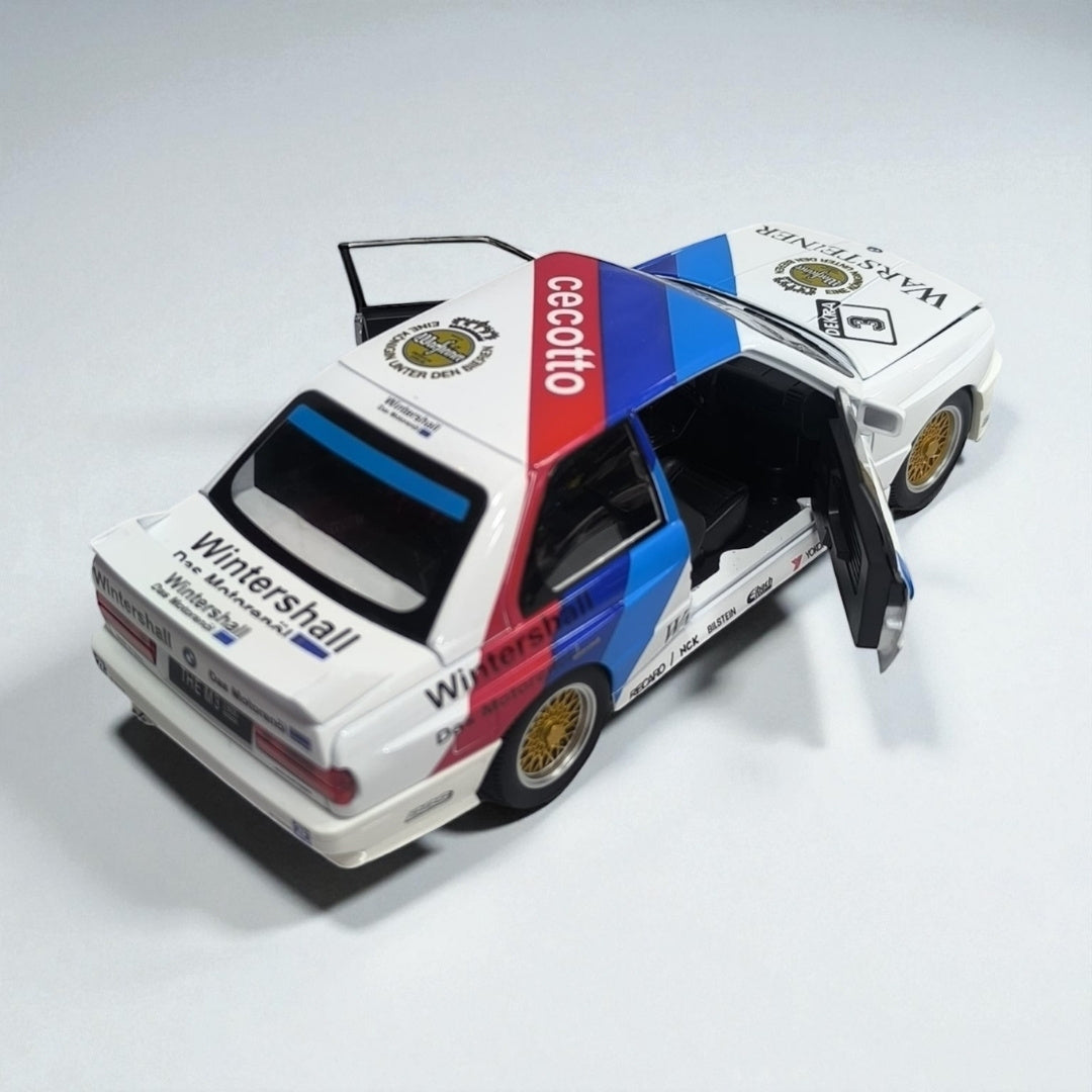 BMW M3 E30 1:24 – LEYENDA DEL MOTORSPORT