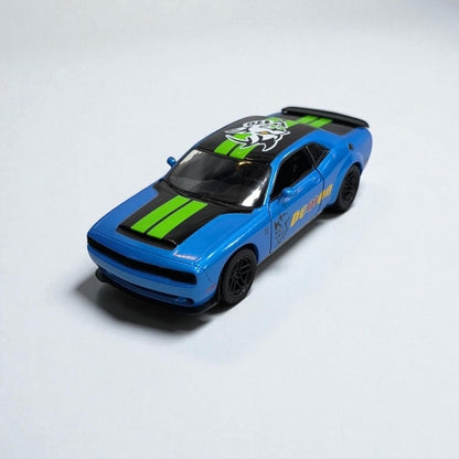 Dodge Challenger 2023 1:32 – Edición de Colección en Metal | El Muscle Car Más Imponente