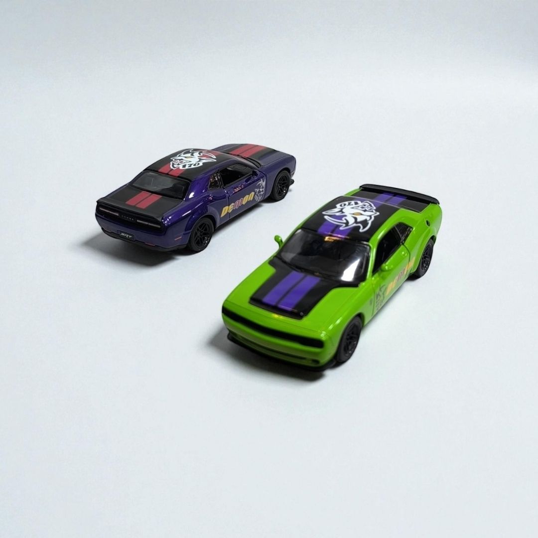 Dodge Challenger 2023 1:32 – Edición de Colección en Metal | El Muscle Car Más Imponente