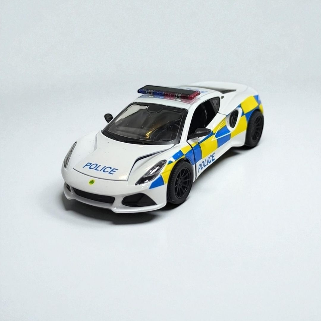Lotus Emira Policial 1:32 – Edición de Colección en Metal | Patrulla Deportiva de Alto Rendimiento