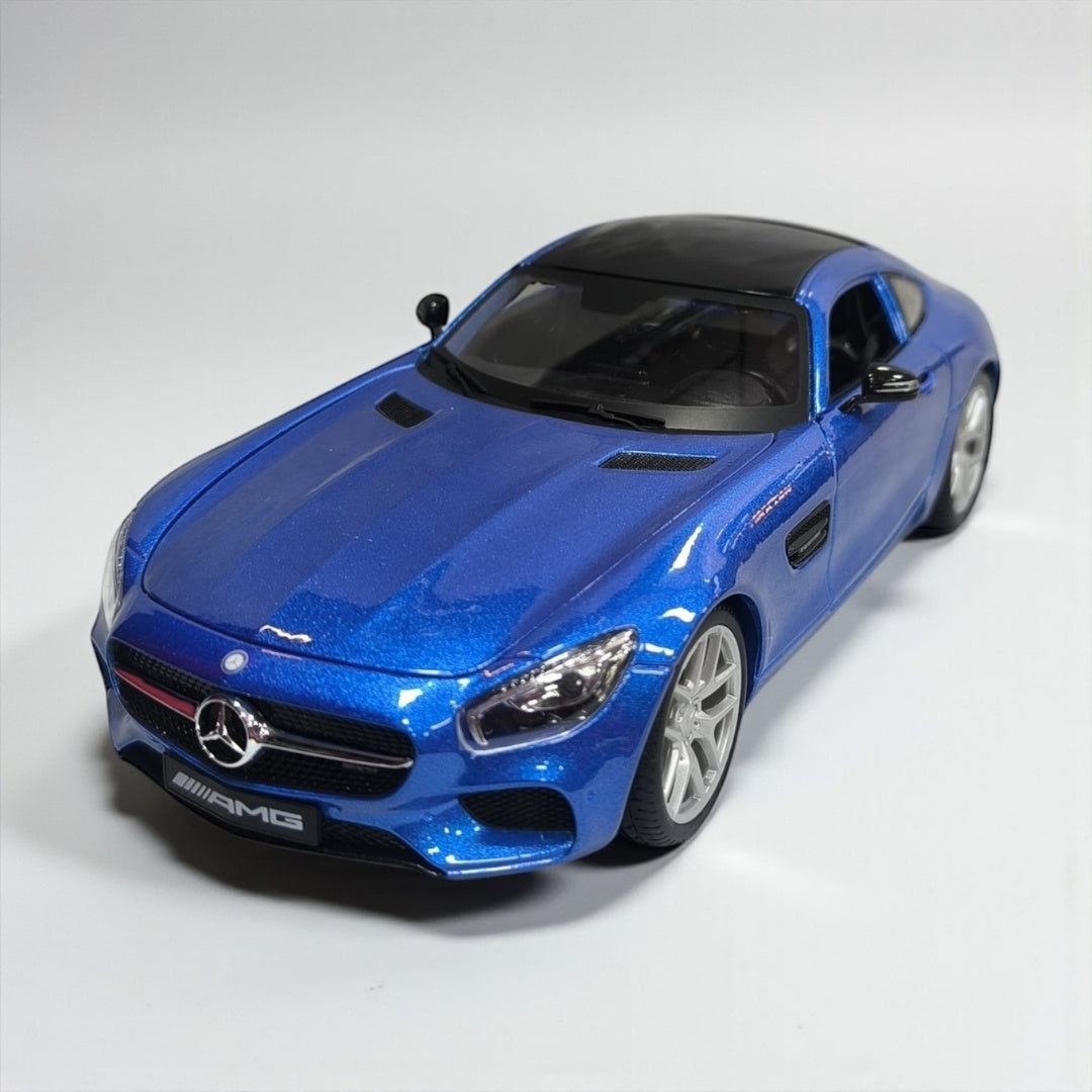 Mercedes AMG GT 1:18 Azul – Potencia, Lujo y Presencia Deportiva