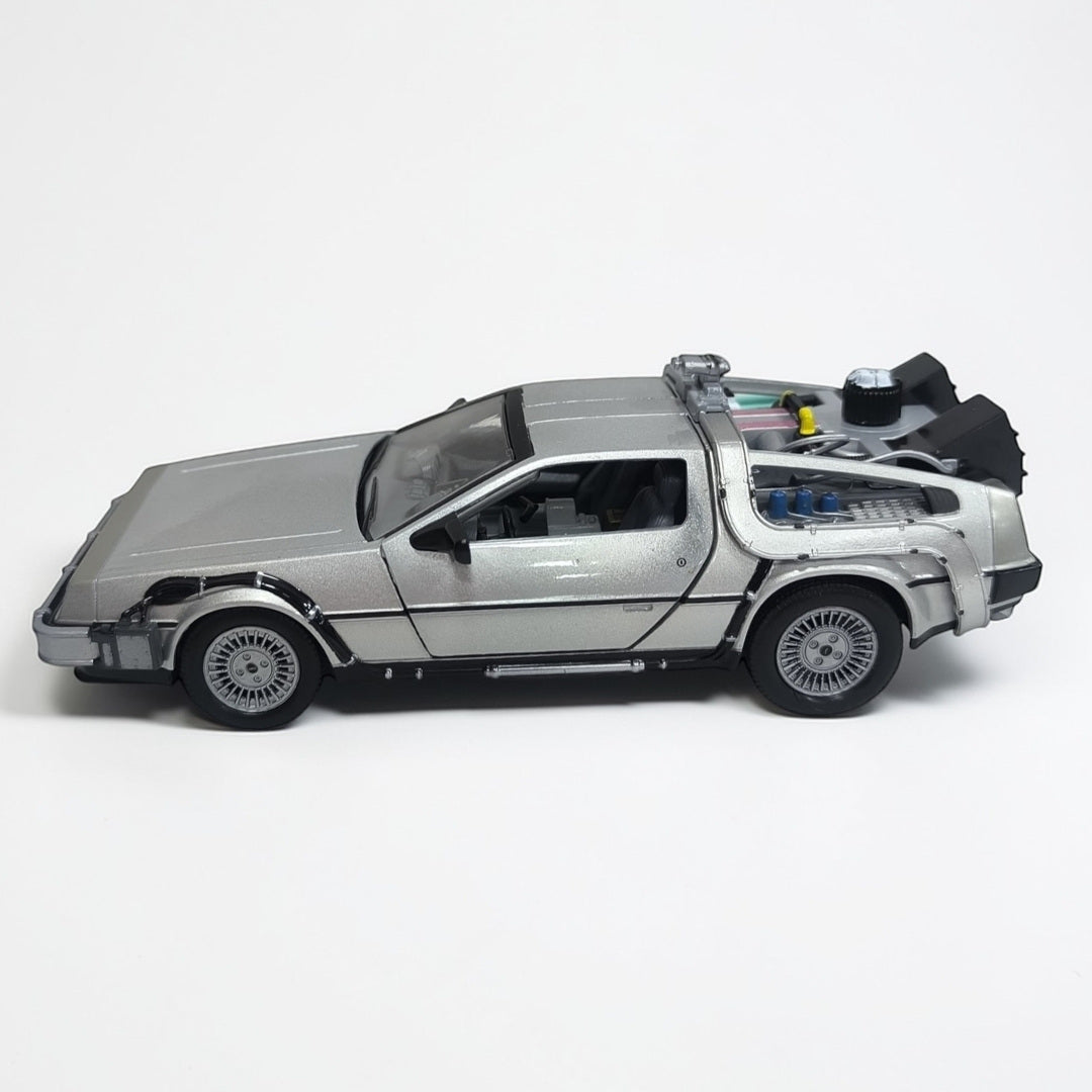 DeLorean Volver al Futuro 2 Welly Escala 1:24 | Máquina del Tiempo Modelo de Colección