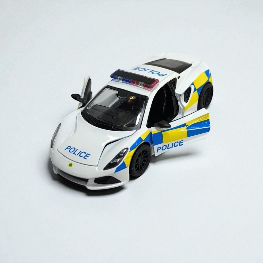 Lotus Emira Policial 1:32 – Edición de Colección en Metal | Patrulla Deportiva de Alto Rendimiento