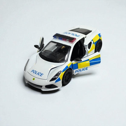 Lotus Emira Policial 1:32 – Edición de Colección en Metal | Patrulla Deportiva de Alto Rendimiento