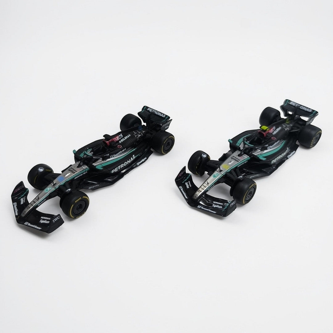 Mercedes F1 W15 #44 y #63 Escala 1:43 – Autos Fórmula 1 de Colección
