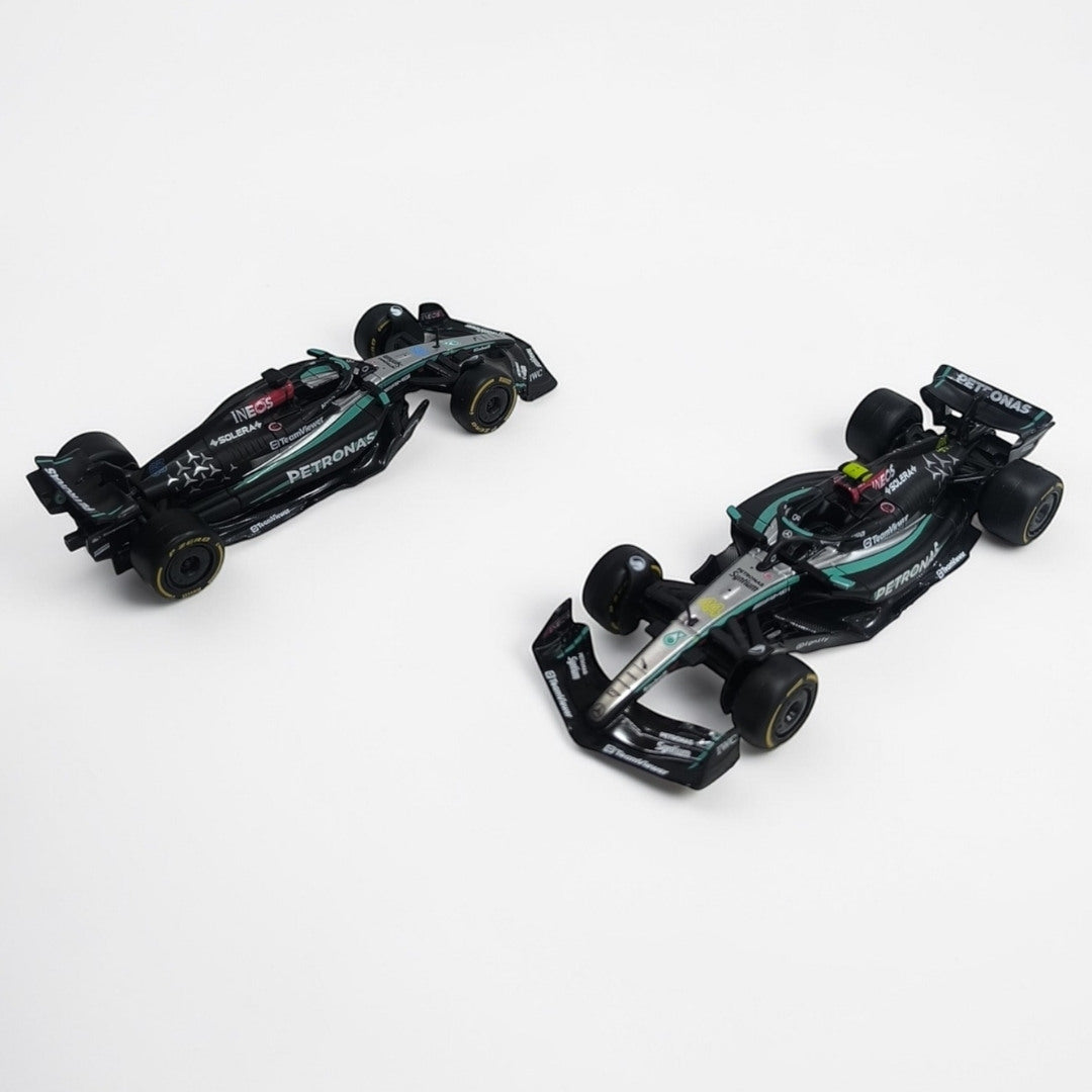 Mercedes F1 W15 #44 y #63 Escala 1:43 – Autos Fórmula 1 de Colección