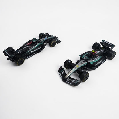 Mercedes F1 W15 #44 y #63 Escala 1:43 – Autos Fórmula 1 de Colección