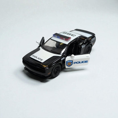 Dodge Challenger 2023 Policial 1:32 – Edición de Colección en Metal | Patrulla Deportiva de Alto Impacto