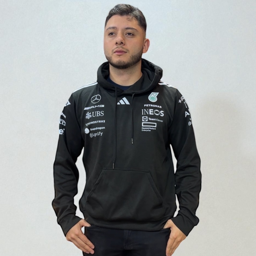 Buzo Mercedes-AMG Petronas Negro – Elegancia, Potencia y Estilo de Pista