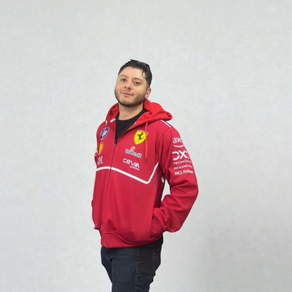 Chaqueta Ferrari Roja – Estilo Racing Oficial | Elegancia y Pasión por la Velocidad