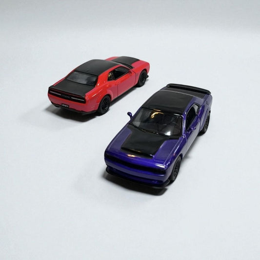 Dodge Challenger 2023 1:32 – Edición de Colección en Metal | El Muscle Car Que Impone Respeto