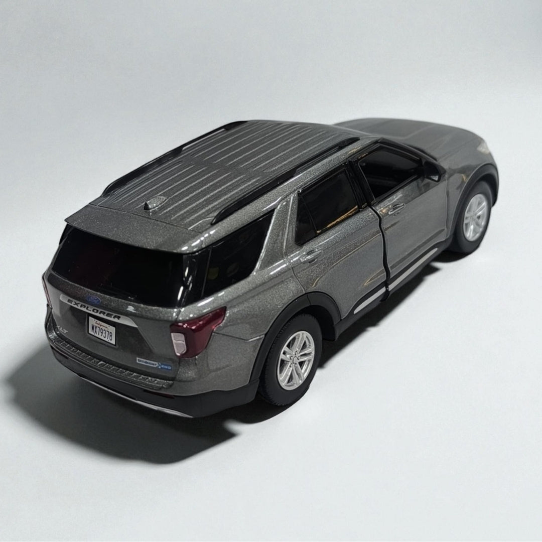 Ford Explorer 1:24 – SUV Icónica en Edición Coleccionable