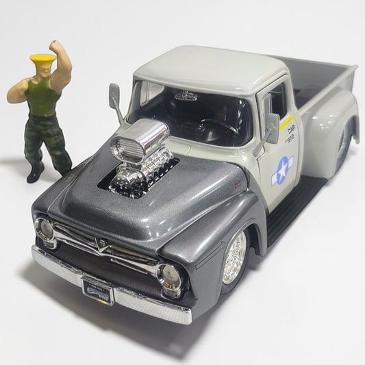 Ford F-100 1956 Guile Street Fighter Jada Escala 1:24 | Pick-Up Clásica Modelo de Colección