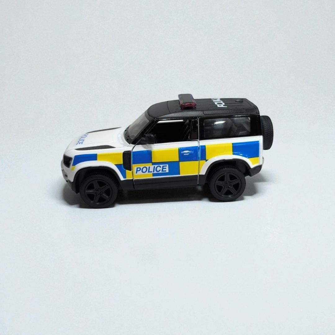 Land Rover Defender 1:32 Policial – Edición de Colección en Metal | Patrulla Élite para Exhibición