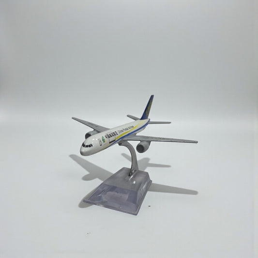 Avión China Postal Airlines 1:400 – Modelo de Colección en Metal | Carga Aérea Icónica