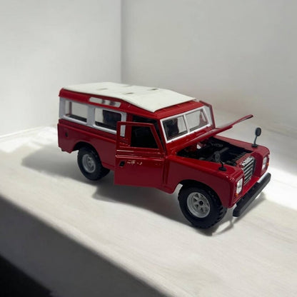 Land Rover Clásico 1:24 – Modelo a Escala – Diseño Icono y Detalles Auténticos