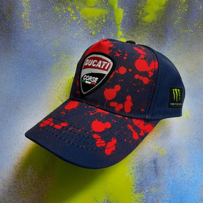 ¡Gorra Ducati Azul con Rojo - Estilo Deportivo y Elegante!