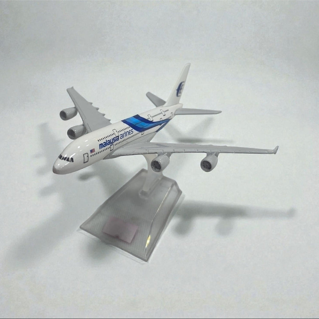 Malaysia Airlines 1:400 – Avión de Colección en Metal | Modelo Premium para Exhibición
