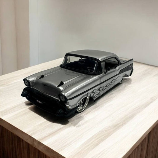 Chevy Bel Air 1957 1:24 – Modelo a Escala – Icono de los Años 50 con Detalles Clásicos