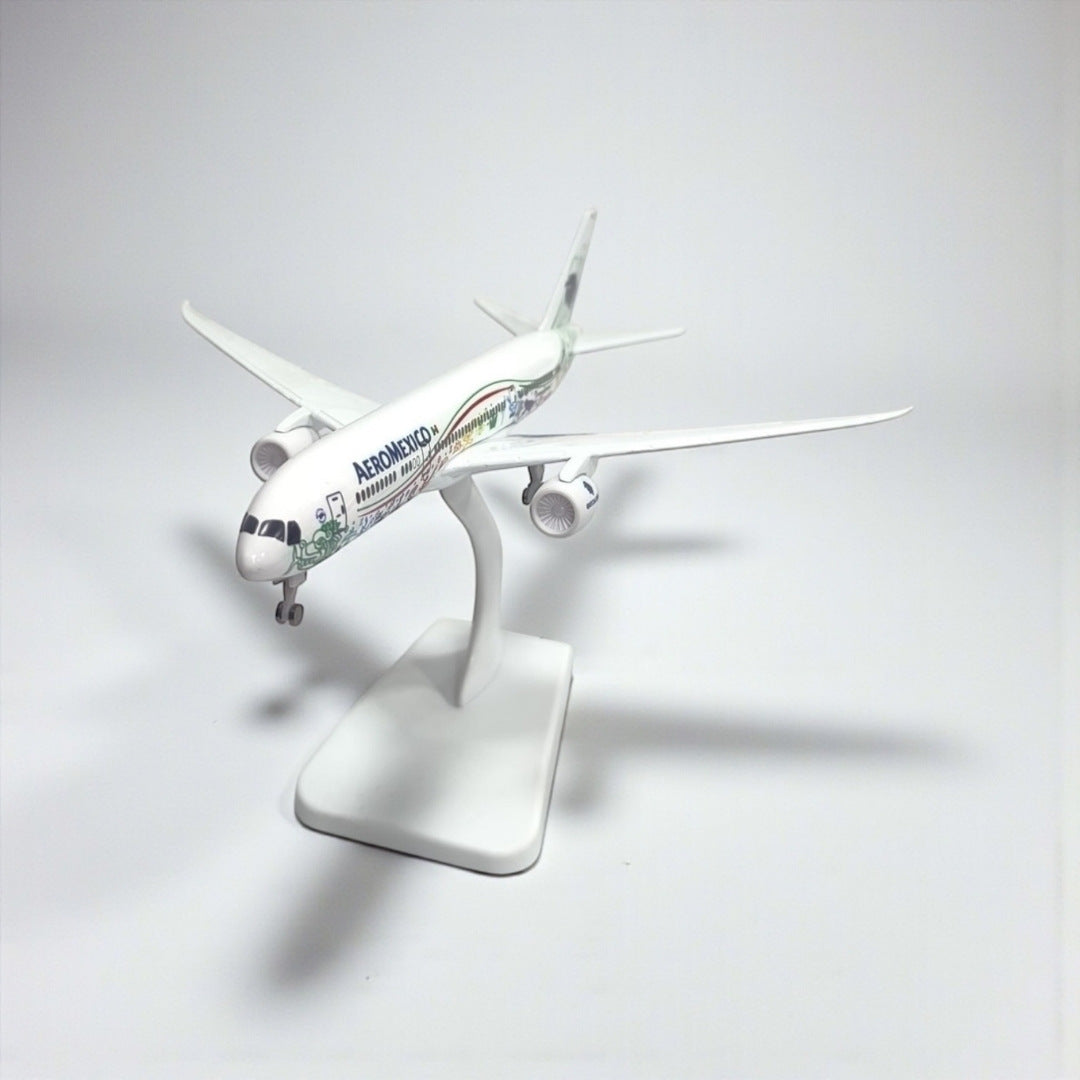 Avión Aeroméxico 1:350 – Modelo de Colección | Elegancia y Precisión en Escala