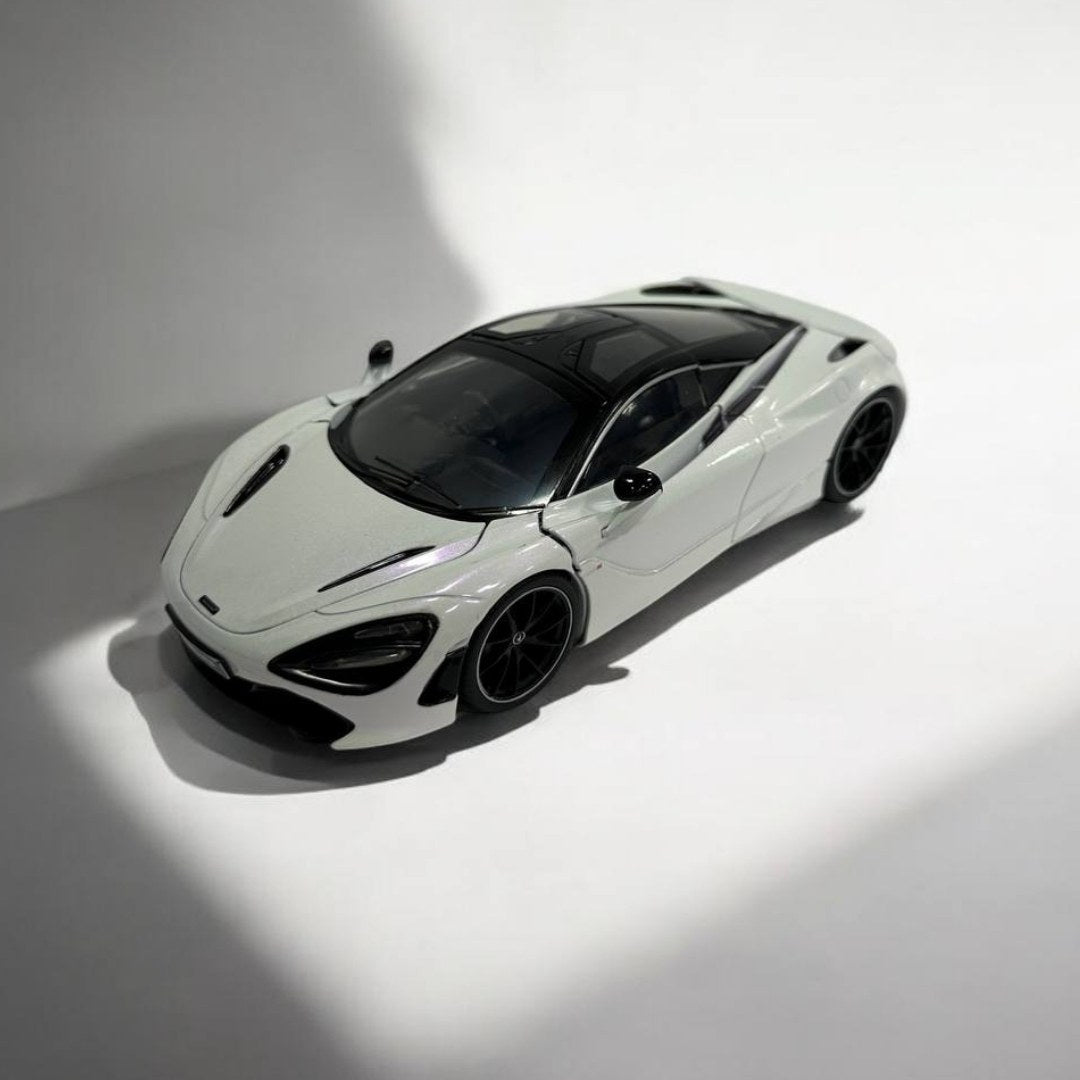 McLaren 720S a Escala 1:24 – Diseño, Rendimiento y Exclusividad