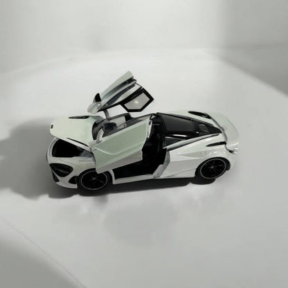 McLaren 720S a Escala 1:24 – Diseño, Rendimiento y Exclusividad