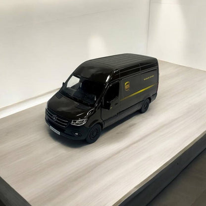 Mercedes-Benz Sprinter 1:32 – Modelo a Escala – Diseño Versátil y Detalles Realistas