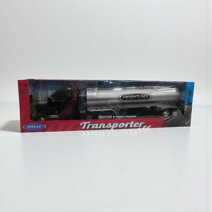 Freightliner Cascadia 1:32 Negro Mate – Camión Premium de Carga en Edición Coleccionista