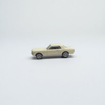 Ford Mustang 1964 1:64 – El Nacimiento de una Leyenda