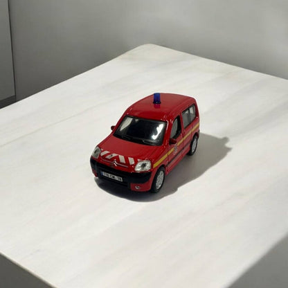 Citroën Berlingo 1:32 – Modelo a Escala – Diseño Práctico y Detalles Precisos