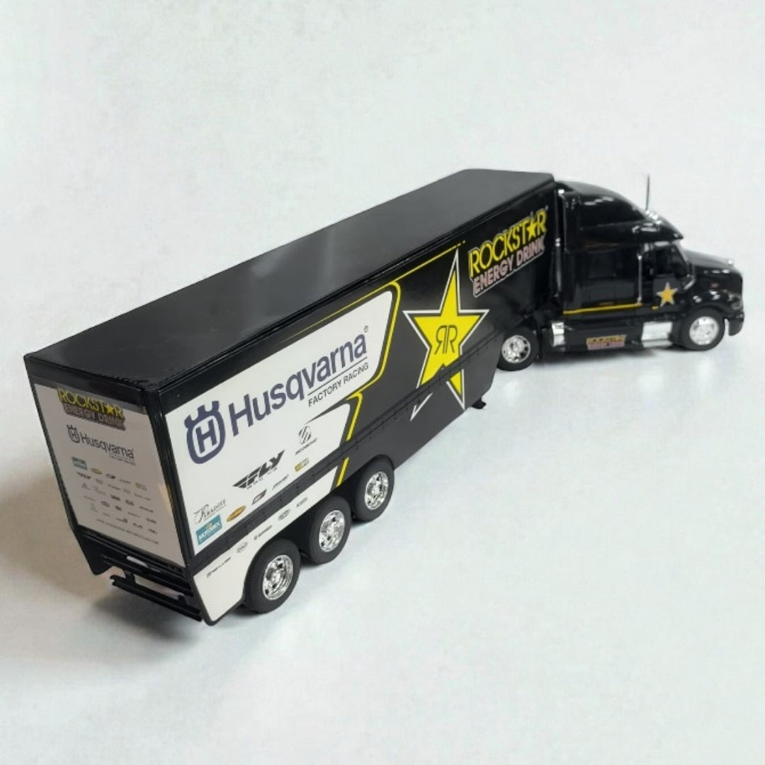 Peterbilt Husqvarna Factory Racing Escala 1:32 – Camión Motorsport de Colección