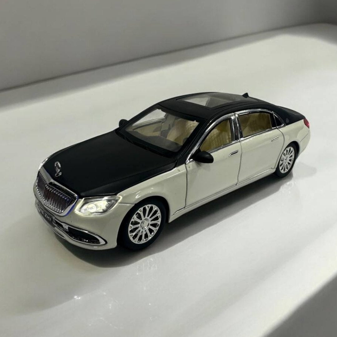 Mercedes-Benz 1:24 – Modelo a Escala – Elegancia y Diseño de Lujo