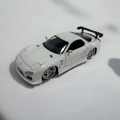 Mazda RX-7 1993 a Escala 1:24 – La Leyenda de Rápidos y Furiosos