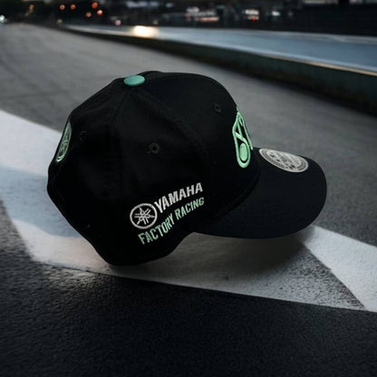 Gorra Yamaha Petronas – Innovación y Velocidad en Cada Detalle