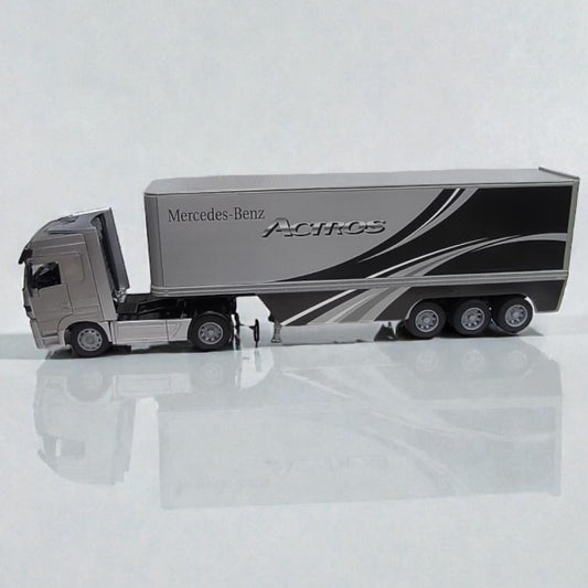 Mercedes-Benz Actros 1857 Escala 1:32 – Tractocamión de Transporte Pesado de Colección