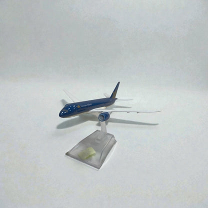 Avión Vietnam Airlines 1:400 – Modelo de Colección | Elegancia Asiática en Escala Premium