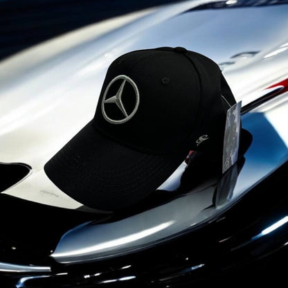 Gorra Mercedes – Elegancia y Potencia en Cada Puntada