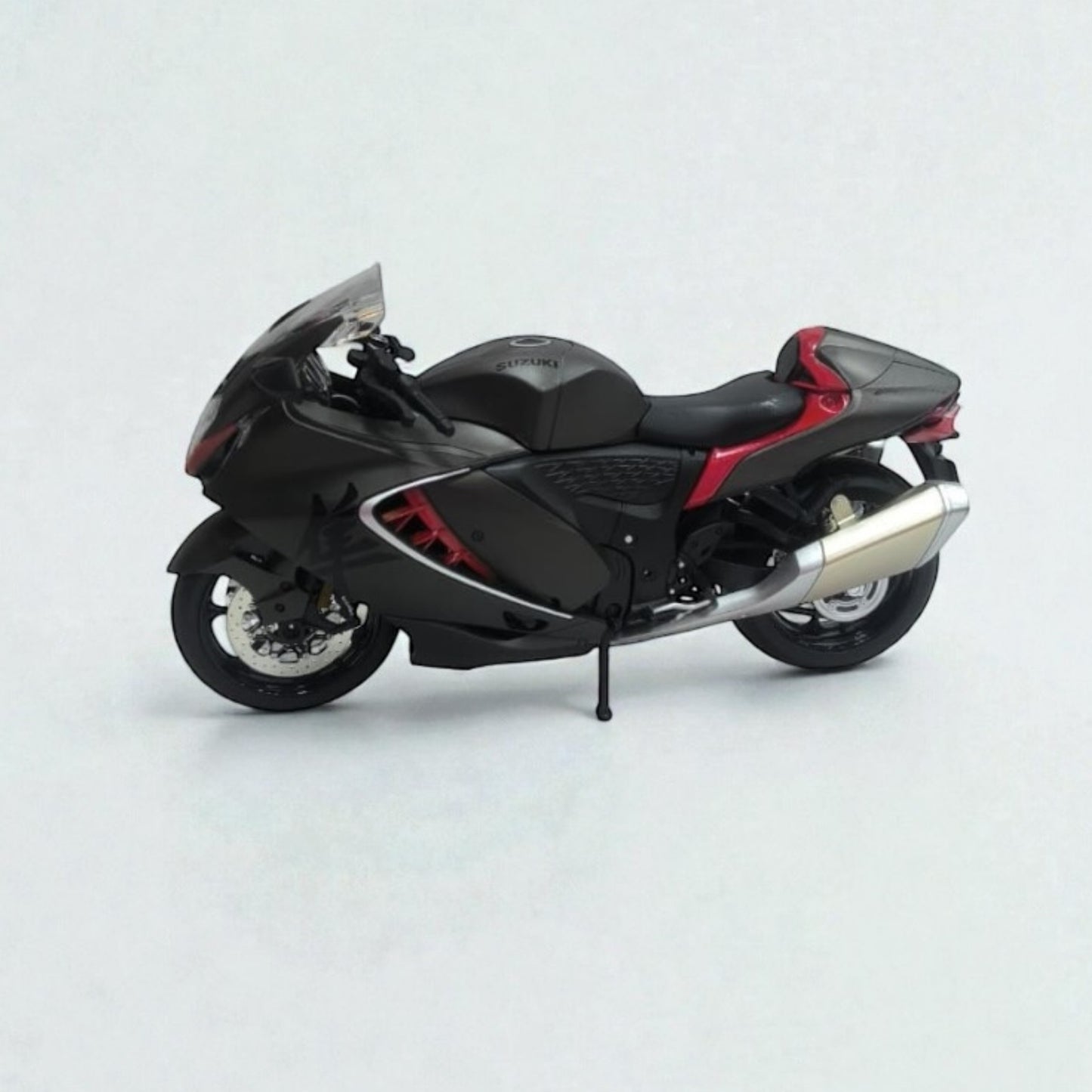 Suzuki Hayabusa Escala 1:9 – Moto Hiperdeportiva de Colección