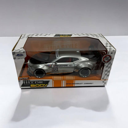 Chevrolet Camaro 2016 a Escala 1:24 – Desempeño y Estilo en Cada Detalle